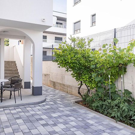 Apartments Veronika Трогир Екстериор снимка