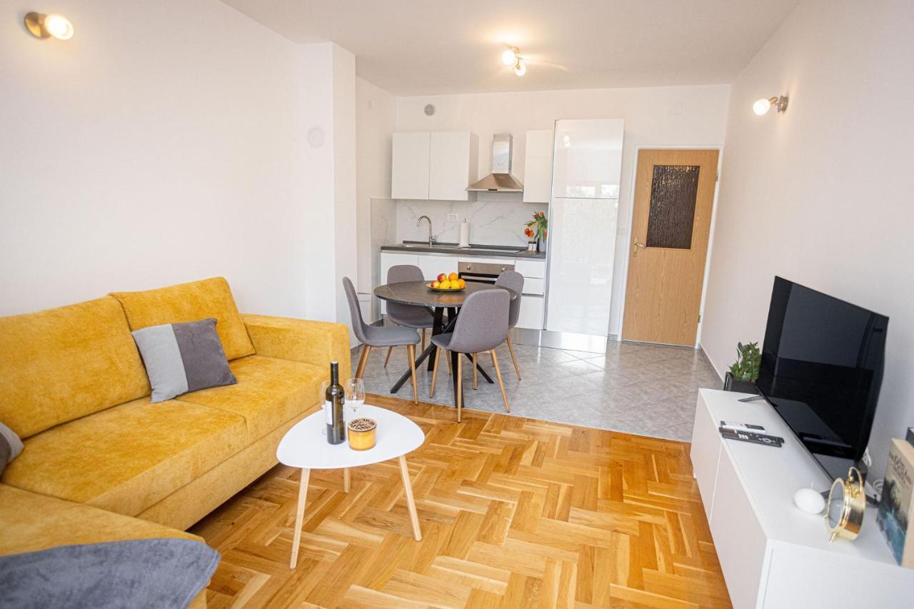 Apartments Veronika Трогир Екстериор снимка