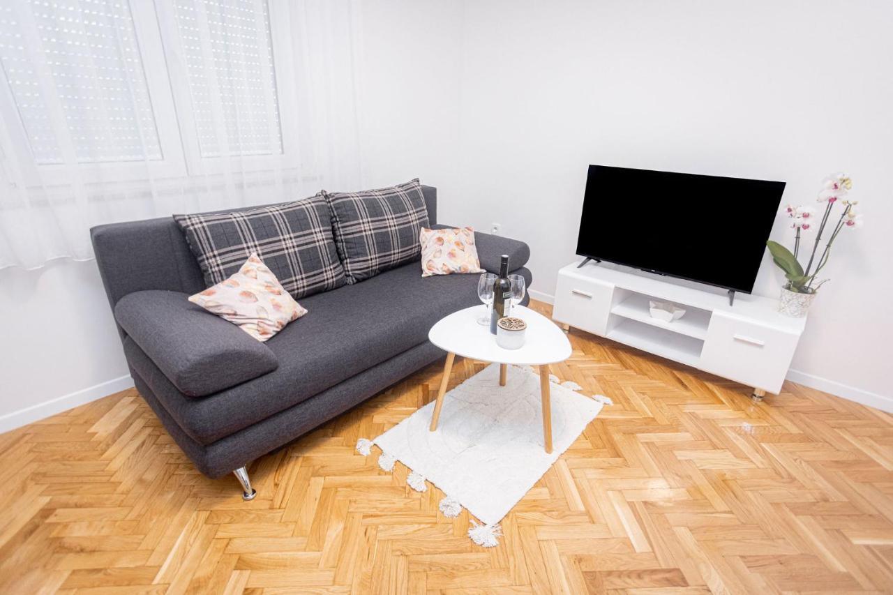 Apartments Veronika Трогир Екстериор снимка