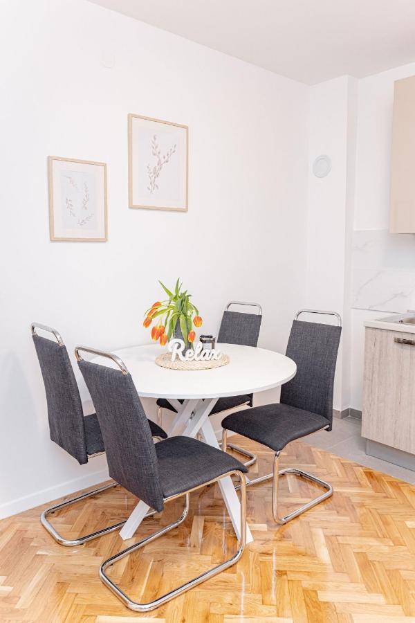 Apartments Veronika Трогир Екстериор снимка