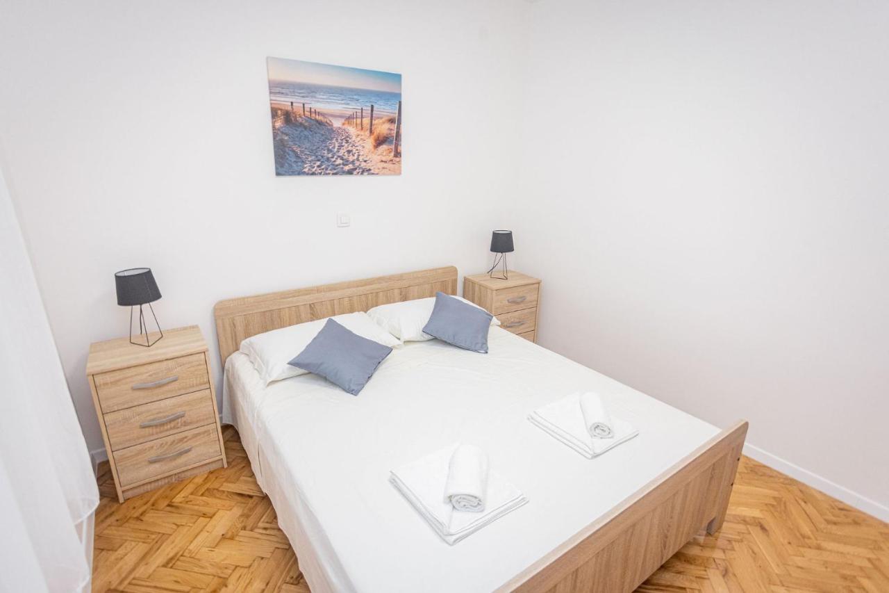 Apartments Veronika Трогир Екстериор снимка