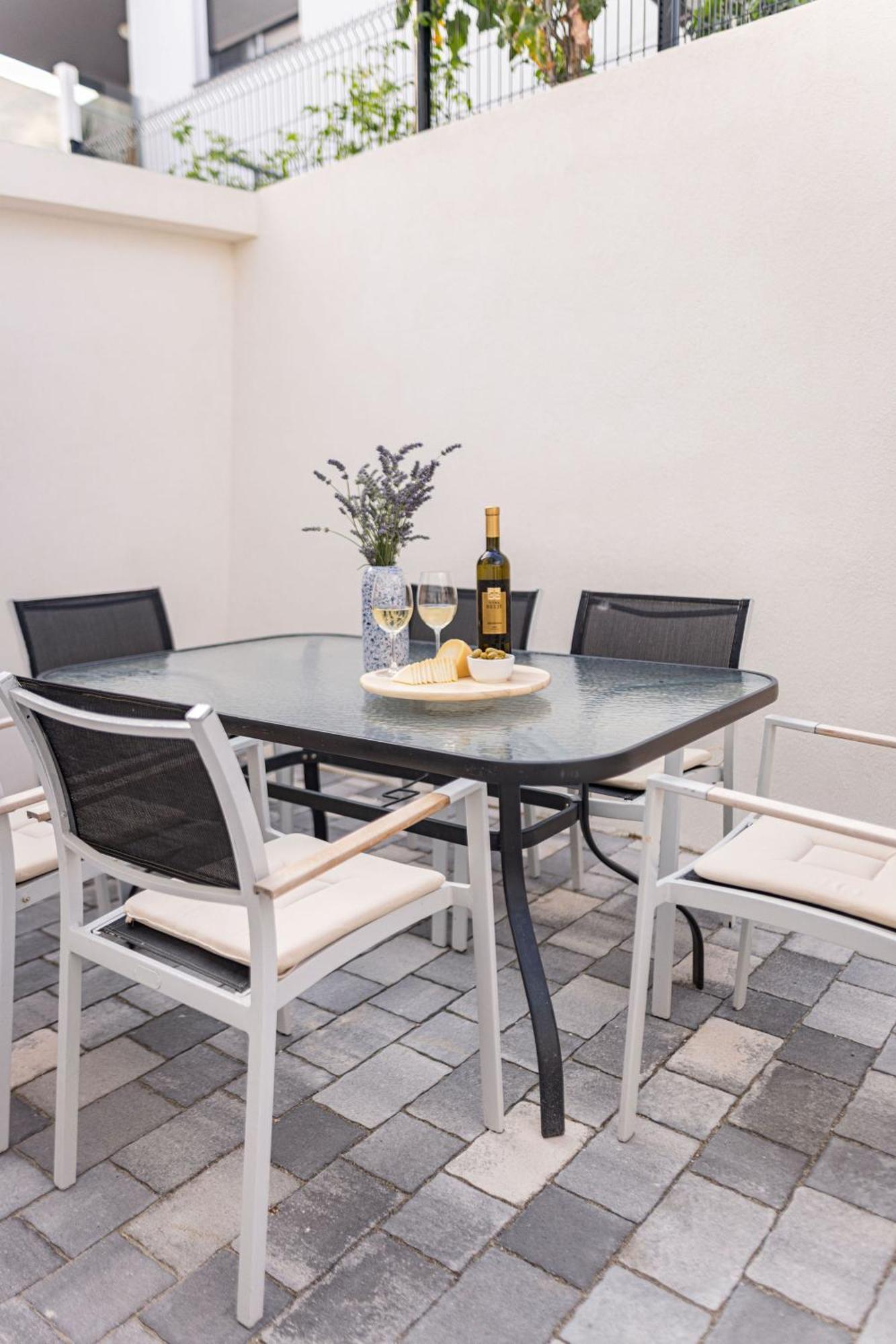 Apartments Veronika Трогир Екстериор снимка