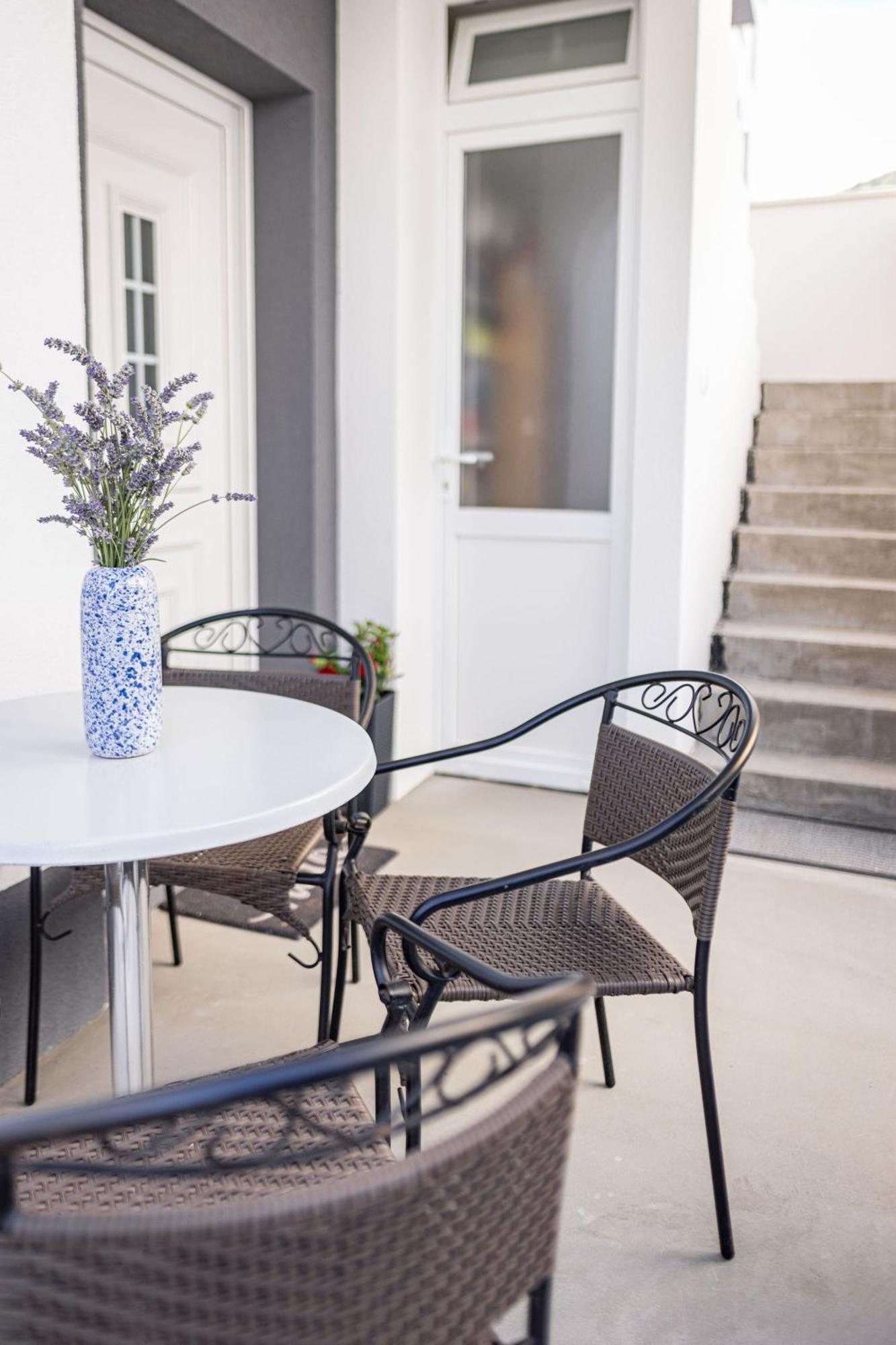 Apartments Veronika Трогир Екстериор снимка