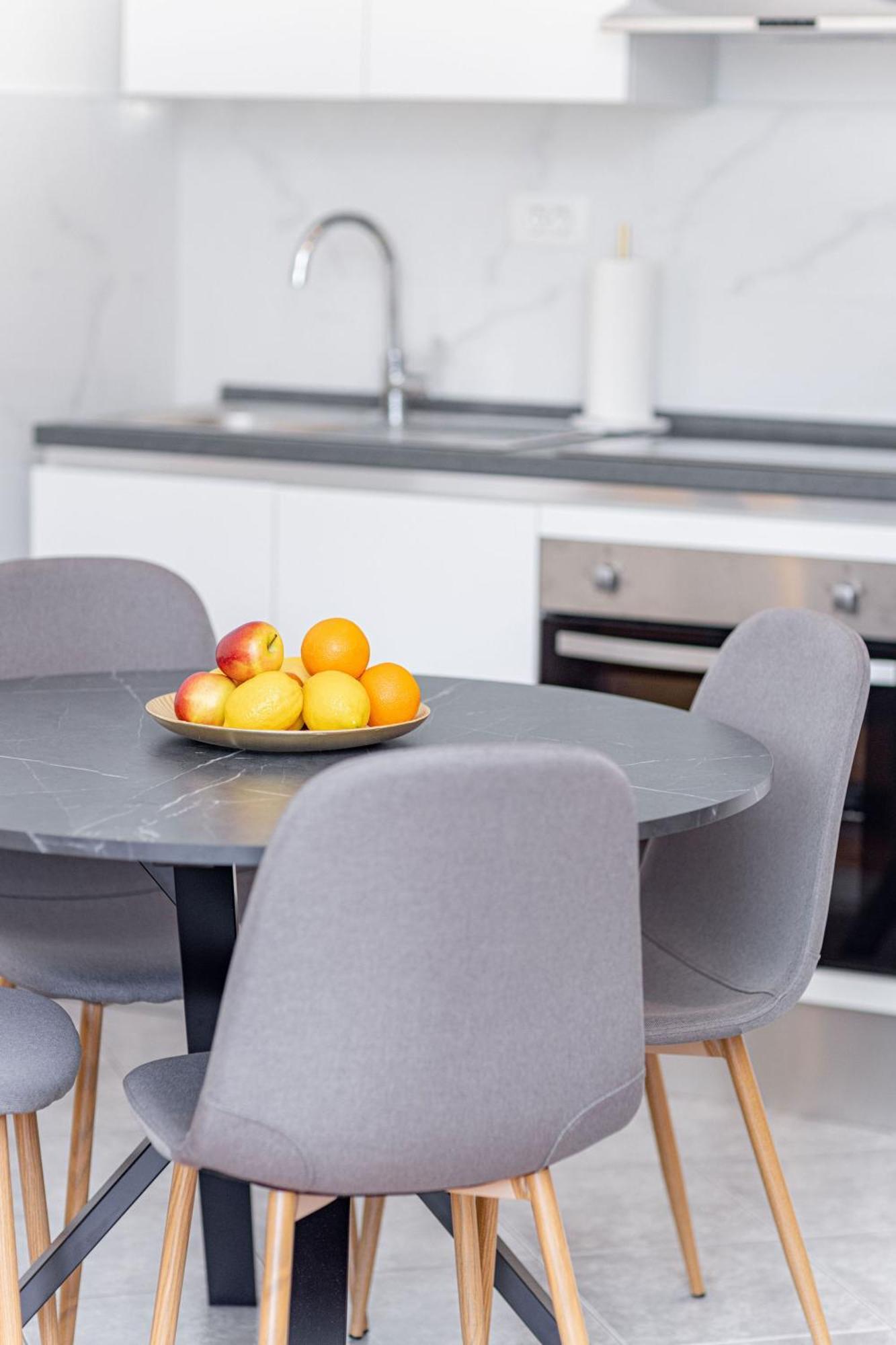 Apartments Veronika Трогир Екстериор снимка